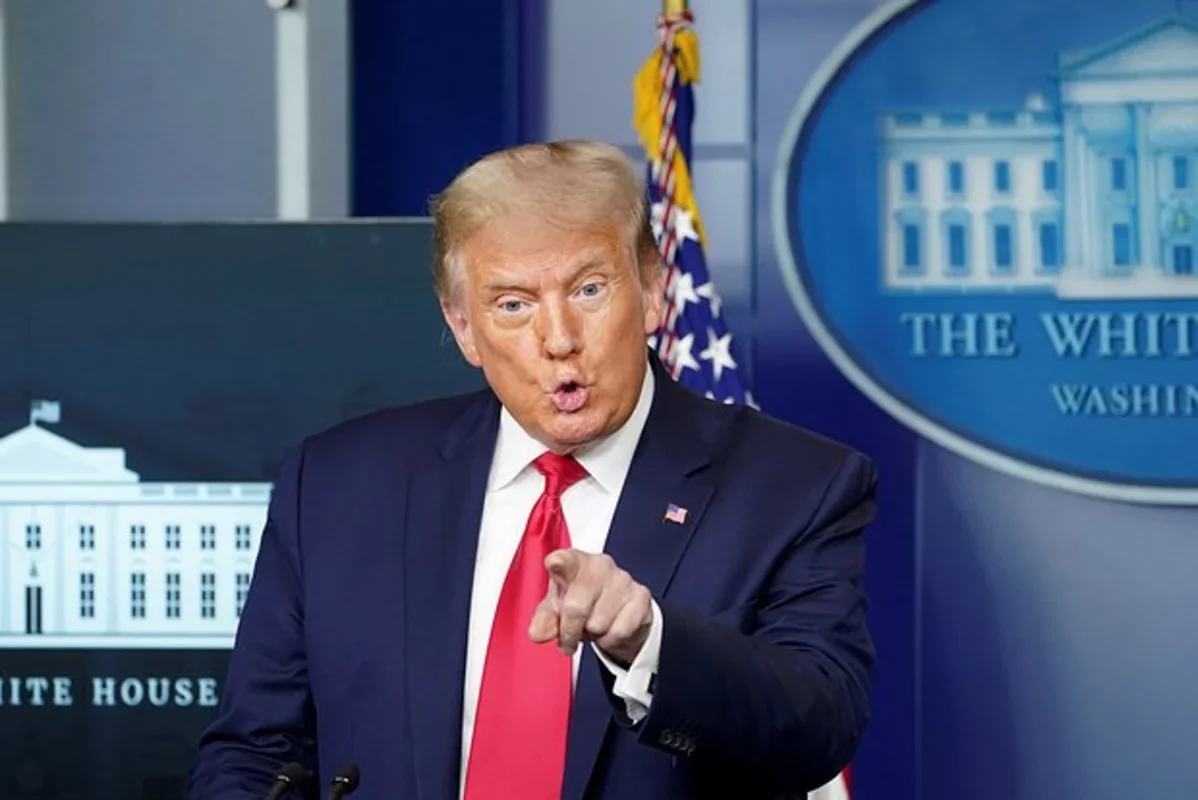 Tramp: "Hörmüz boğazının minalardan təmizlənməsinə başlayırıq"