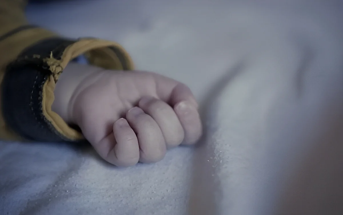 Bakıda 1 yaşlı körpəyə ölümündən əvvəl qoturluq diaqnozu təyin olunubmuş