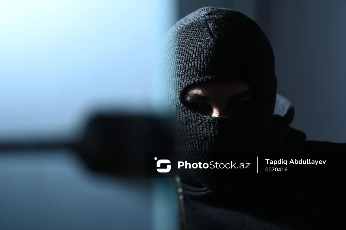 Sabunçuda qadın evdən doqquz min manat oğurlayıb