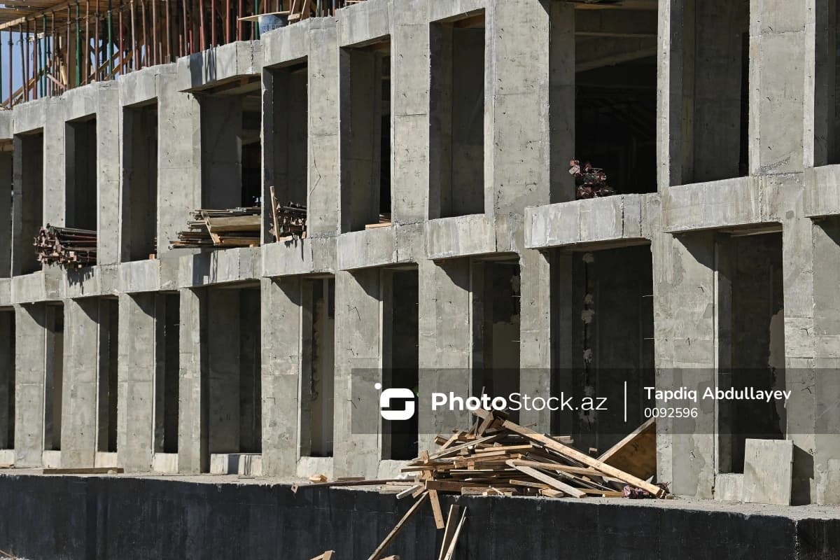 Keyfiyyətsiz beton və qanunsuz tikililər: Azərbaycanda binaların etibarlılığı necə yoxlanılır? - FOTO