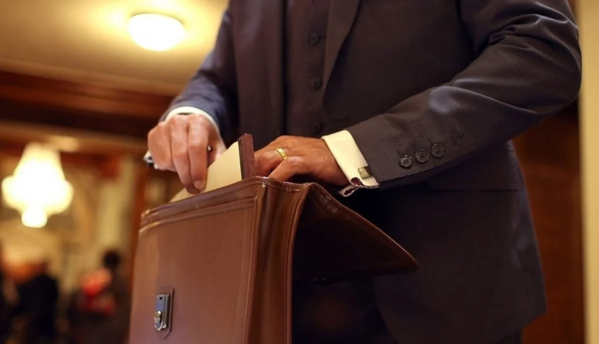 Azərbaycanda torpaqları dəyərindən ucuz satan vəzifəli şəxsə cinayət işi açılıb