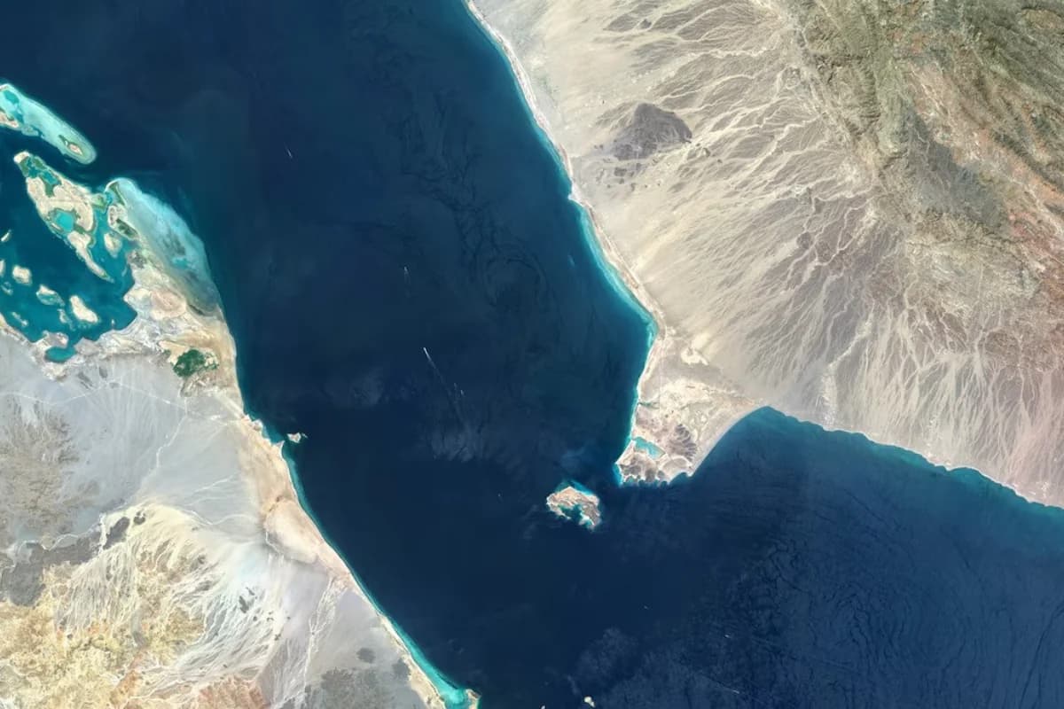 İran daha bir boğazı bağlamaqla hədələyir