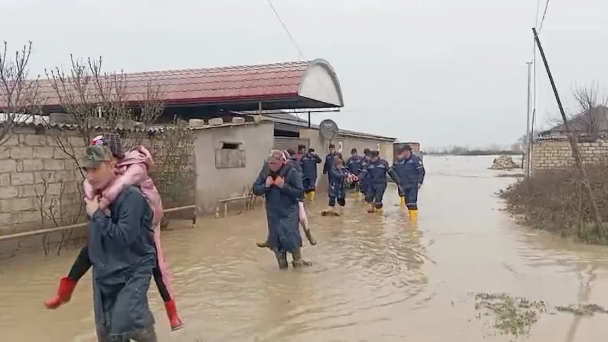 Xaçmazda evlərə su doldu: 22 nəfər təxliyə edildi - FOTO - VİDEO