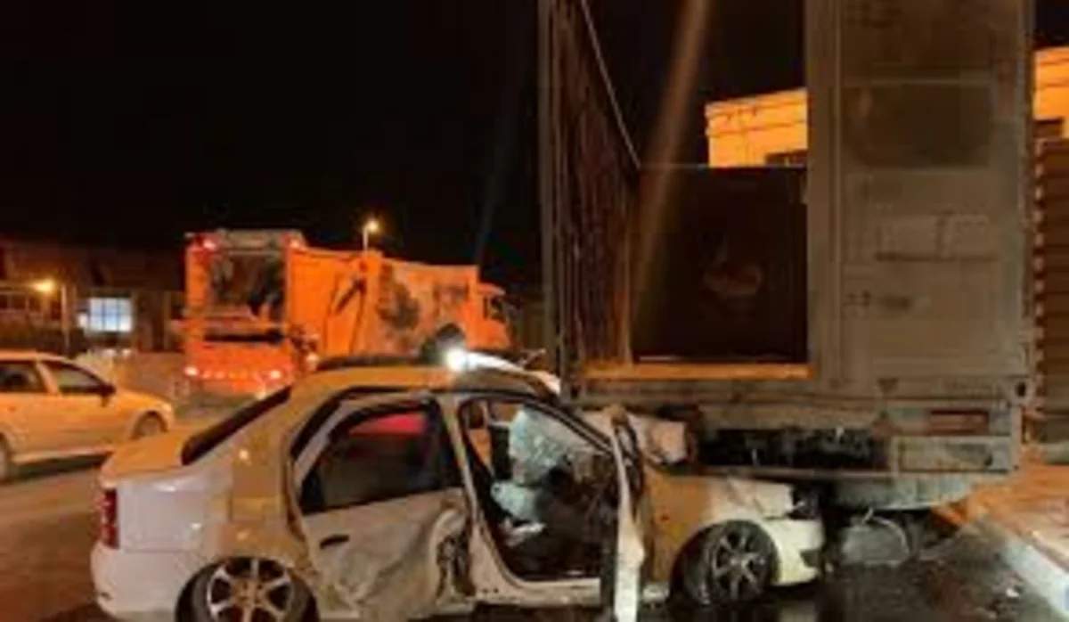 Minik avtomobili "KamAZ"a çırpıldı, sürücü hadisə yerində öldü