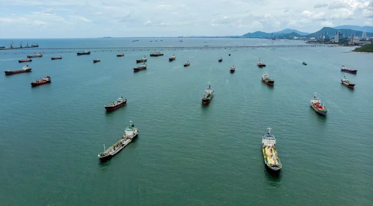 Hindistanın iki tankeri Hörmüz boğazından keçib