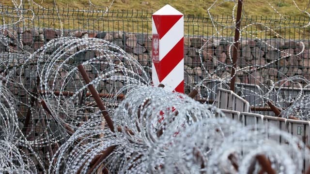 Polşa Ukrayna ilə sərhəddə təhlükəsizliyi gücləndirir - Elektron baryer quraşdırılacaq