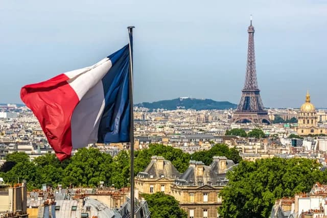 Fransa Trampın ittihamlarına cavab verdi