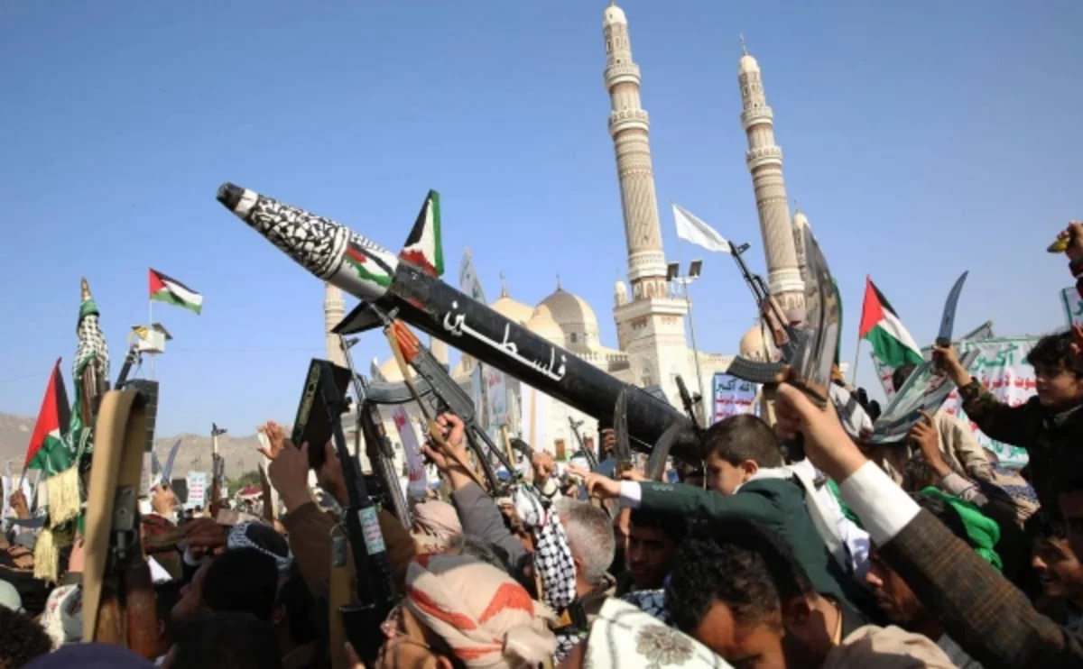 KİV: İran husiləri Qırmızı dənizdə gəmilərə hücum etməyə məcbur edir