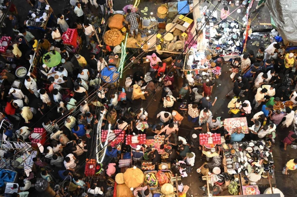 Hindistanda məbəddə izdiham: Ölənlər var - VIDEO