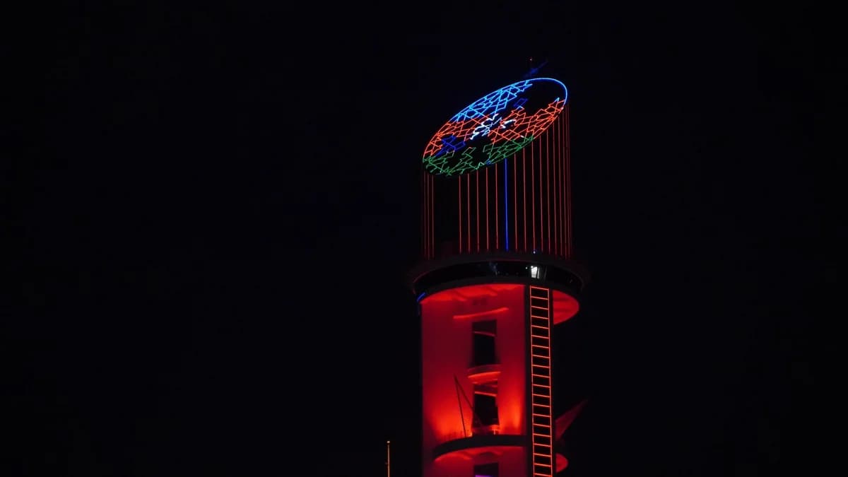 Ankarada Cümhuriyyət Qülləsi Azərbaycan bayrağının rəngləri ilə işıqlandırıldı