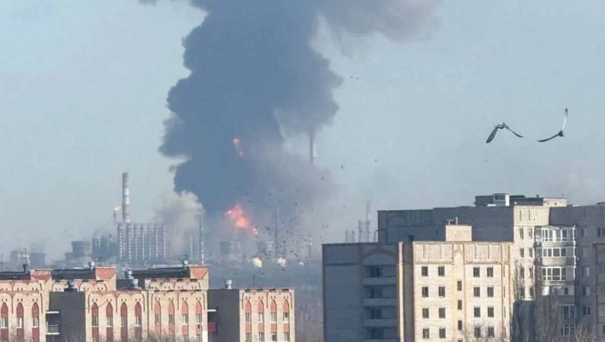 Rusiyada neft-kimya zavodunda partlayış baş verib: Üç ölü, 50-dən çox yaralı var - VİDEO