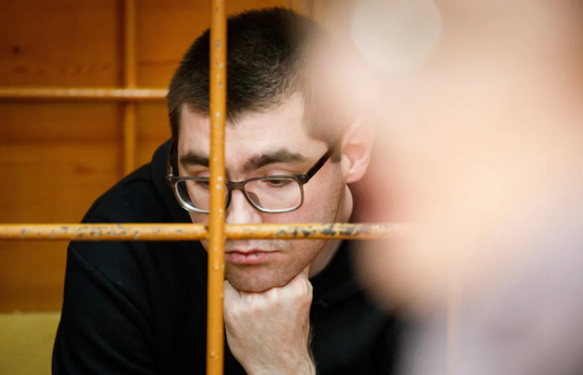 Rusiyada jurnalist polis əmisinə rüşvət verərək MƏXFİ MƏLUMATLAR ALIB