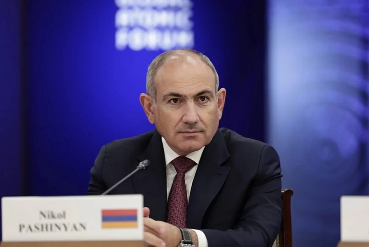 Paşinyan: "Azərbaycan üzərindən dəmiryolu əlaqələri həyati əhəmiyyət daşıyır"