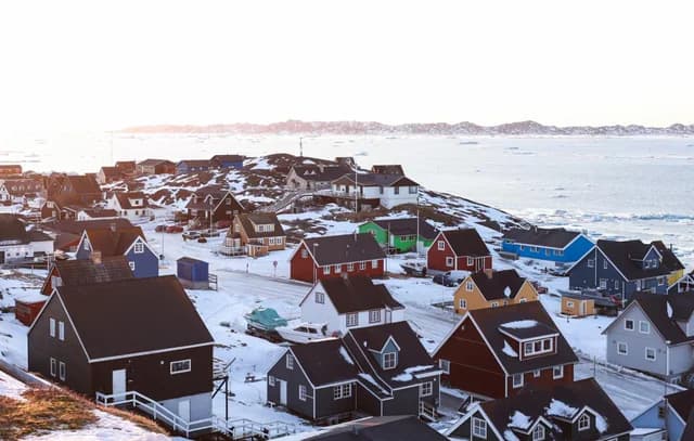 ABŞ Qrenlandiyadakı üç bazaya giriş üçün Danimarka ilə danışıqlar aparır