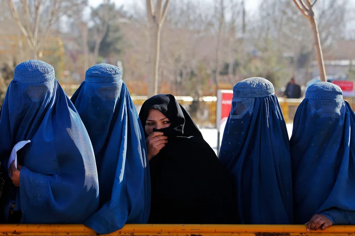 Əfqanıstanda qadınlar üçün geyim qaydaları daha da sərtləşdirilir