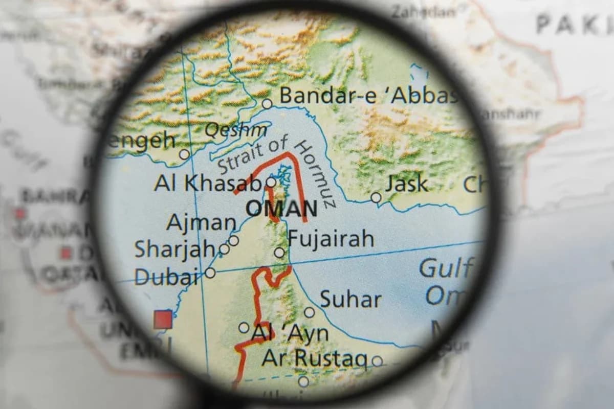 İraq gəmiləri Hörmüz boğazından keçid məhdudiyyətlərindən azad edilib