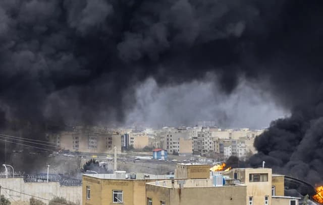 ABŞ və İsrail İranda neft-kimya şirkətlərinə zərbələr endiriblər