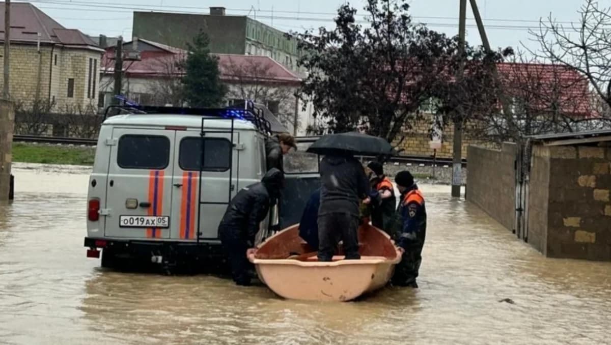 Dağıstanda daşqınlar səbəbindən bənd uçdu: 350-dən çox insan təxliyə edildi - VİDEO