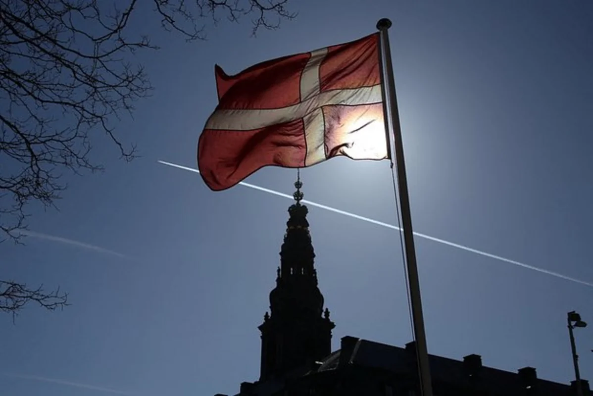 KİV: Danimarka Qrenlandiyada diversiya planı hazırlayır