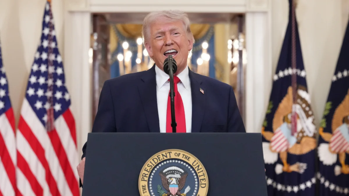 Tramp ispan dilini öyrənəcəyini və Venesuela prezidenti olacağını deyib