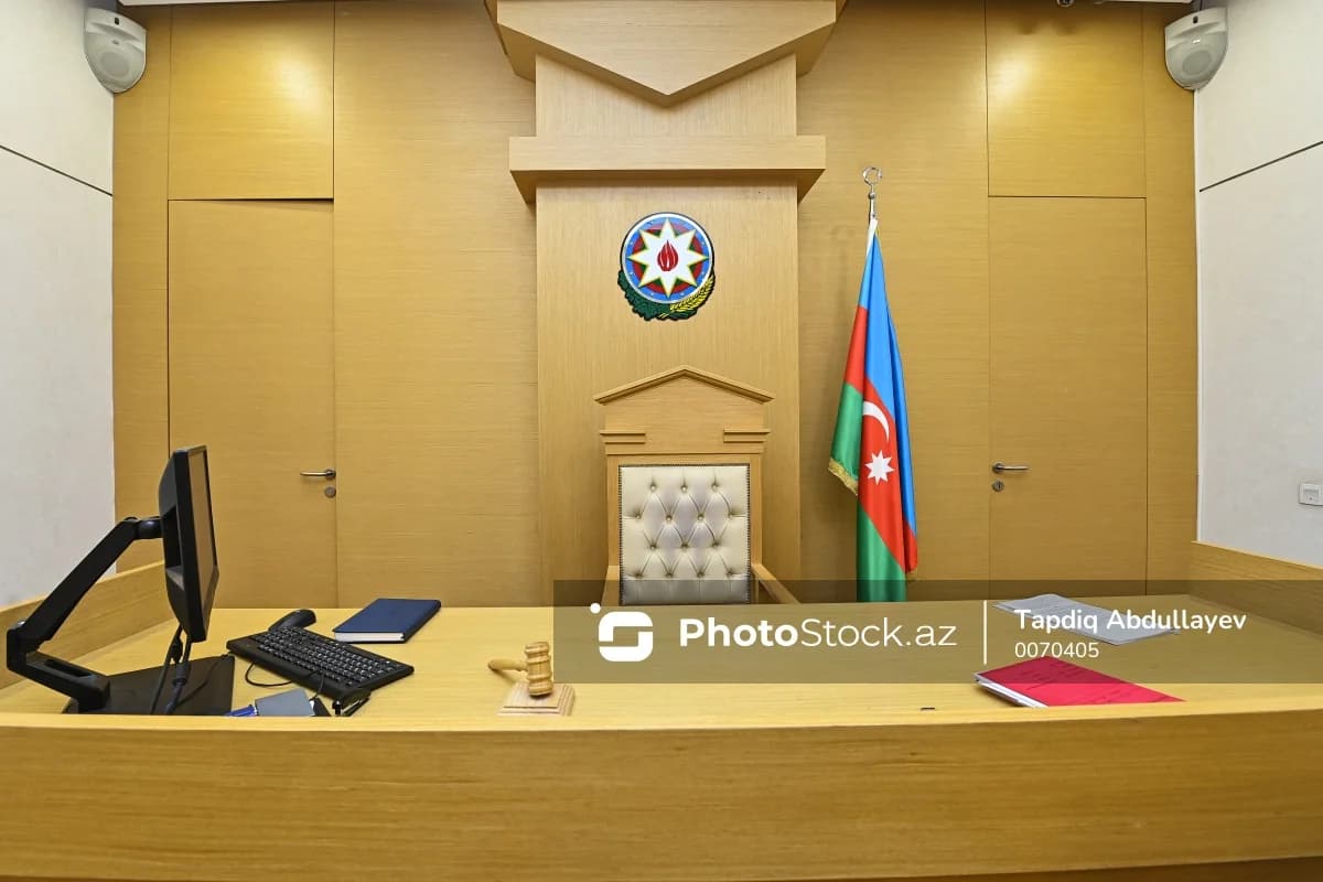 Hədiyyəyə görə direktorun işdən çıxardığı müəllimlə bağlı QƏRAR VERİLDİ - FOTO