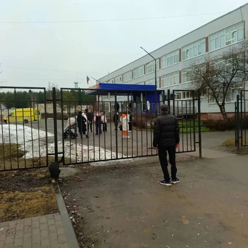 Rusiyada imtahana buraxılmayan şagirddən müəllimə qarşı DƏHŞƏTLİ ƏMƏL - FOTO