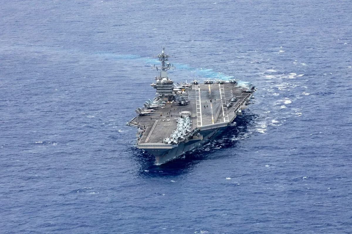 İran "USS Abraham Lincoln" təyyarədaşıyan gəmisinə qanadlı raketlərlə zərbə endirib