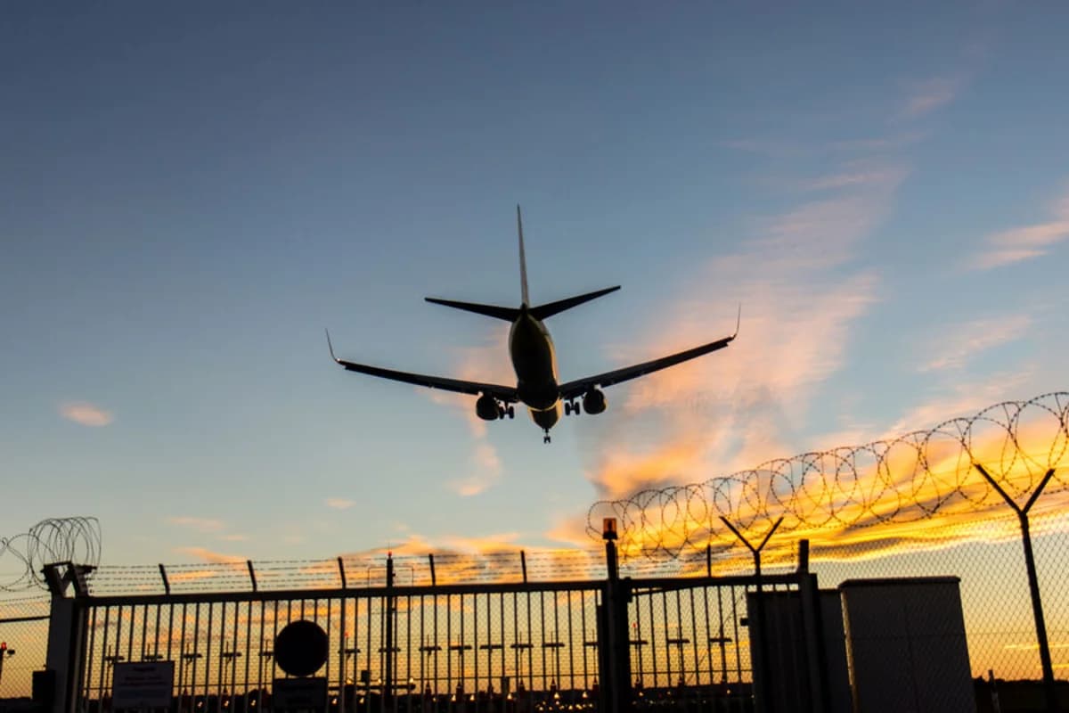 Suriya hava məkanının açıldığını bəyan etdi