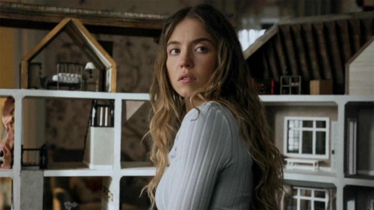 Məşhur "Qulluqçu" romanının sirli müəllifi kimliyini açıqladı