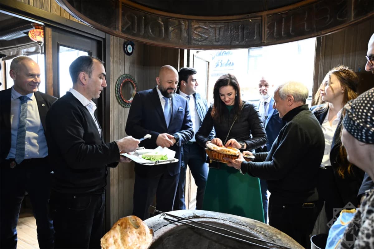 Litvanın baş naziri İçərişəhərlə tanış olub - FOTO