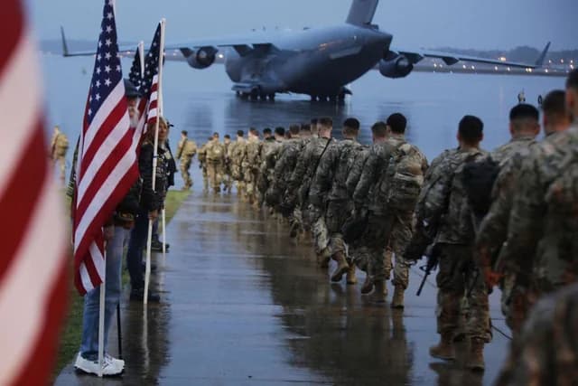 KİV: ABŞ İran yaxınlığına əlavə qüvvələr göndərir