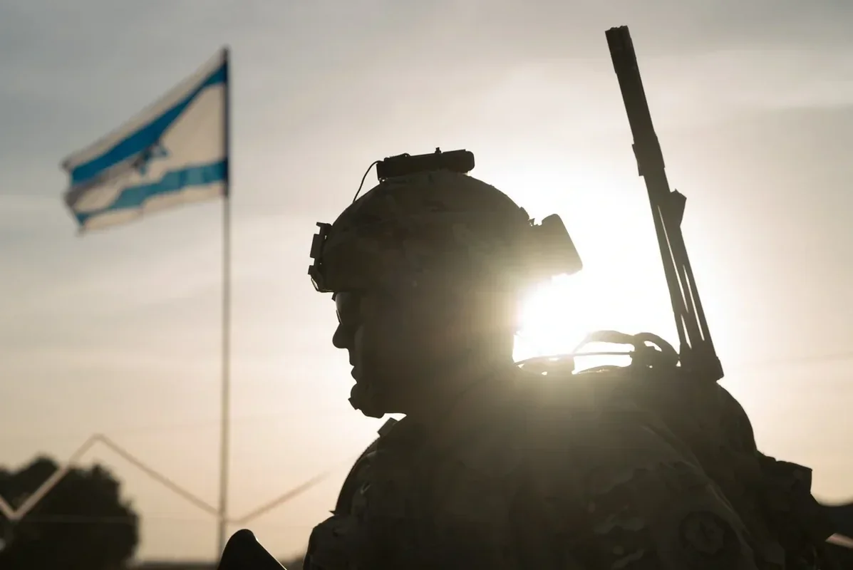 İsrail ordusu Livanın Bint-Cubeyl şəhərini mühasirəyə alıb