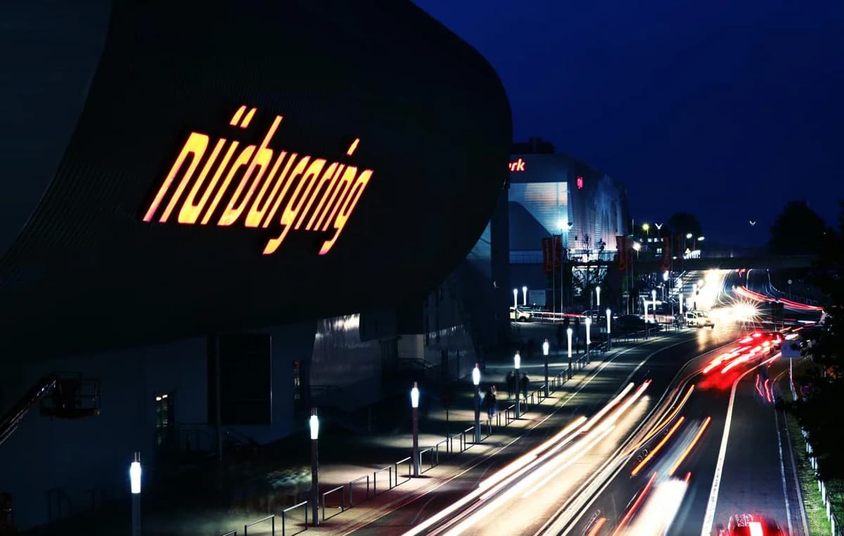 Almaniyada avtomobil yarışı zamanı 66 yaşlı pilot həlak oldu