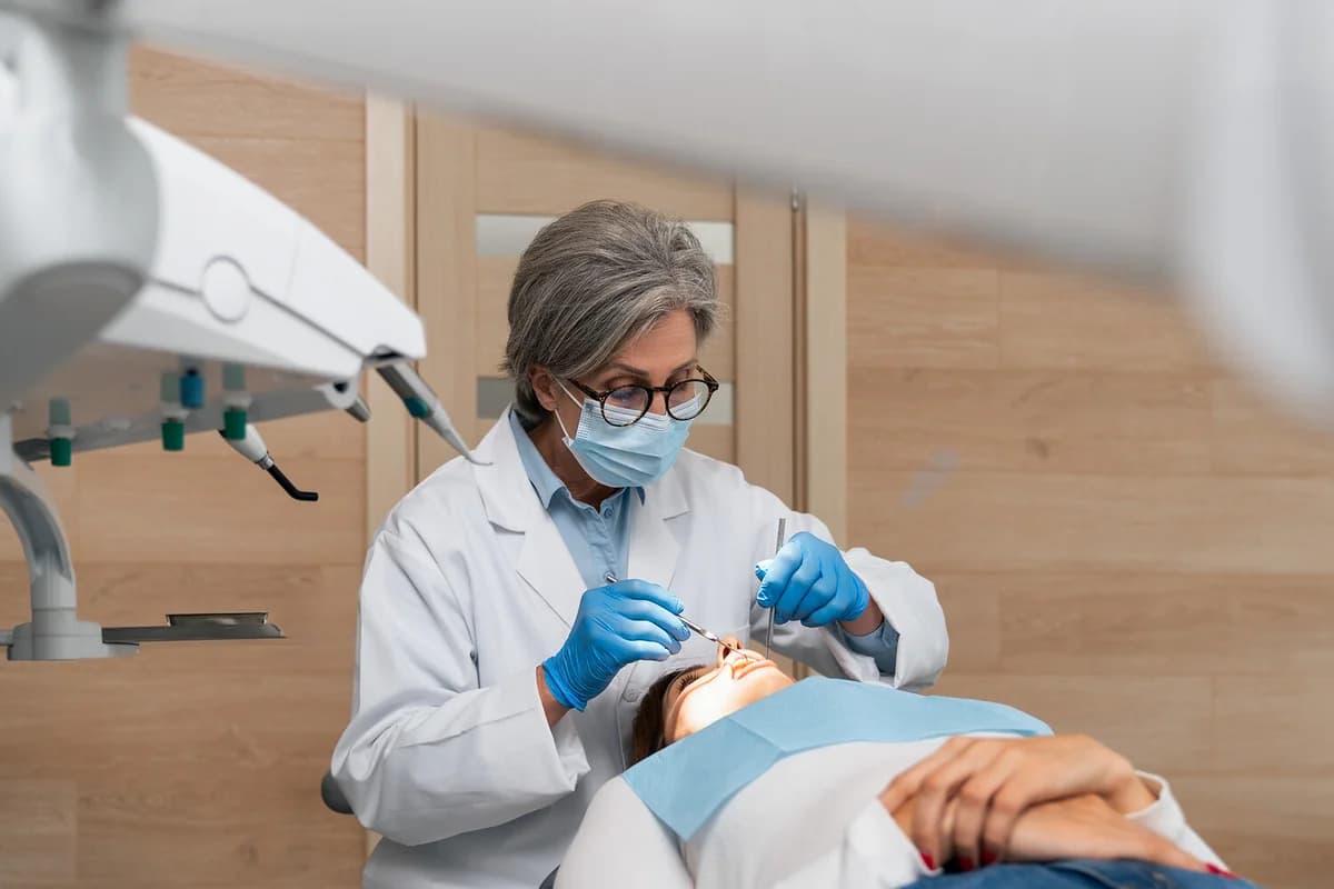 Ağıl dişləri nə vaxt çıxarılmalıdır?