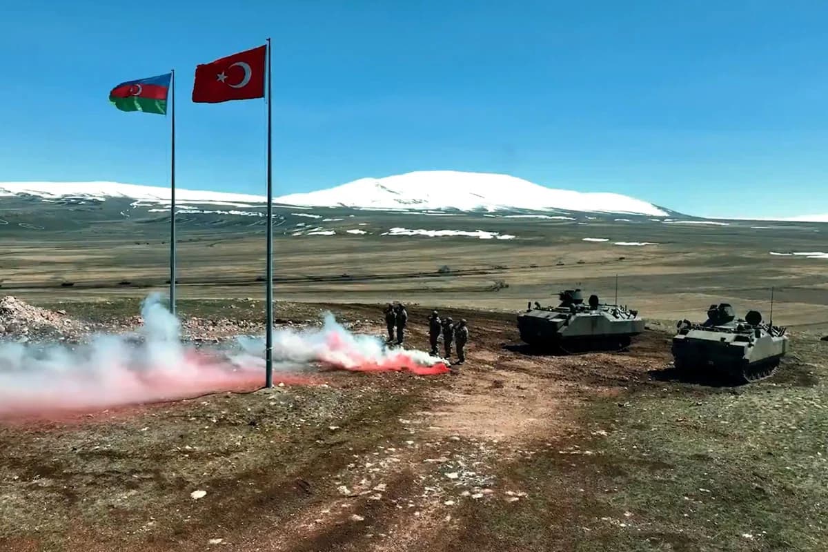 Qarsda Türkiyə və Azərbaycan Silahlı Qüvvələrinin iştirakı ilə hərbi təlimlər keçirilib