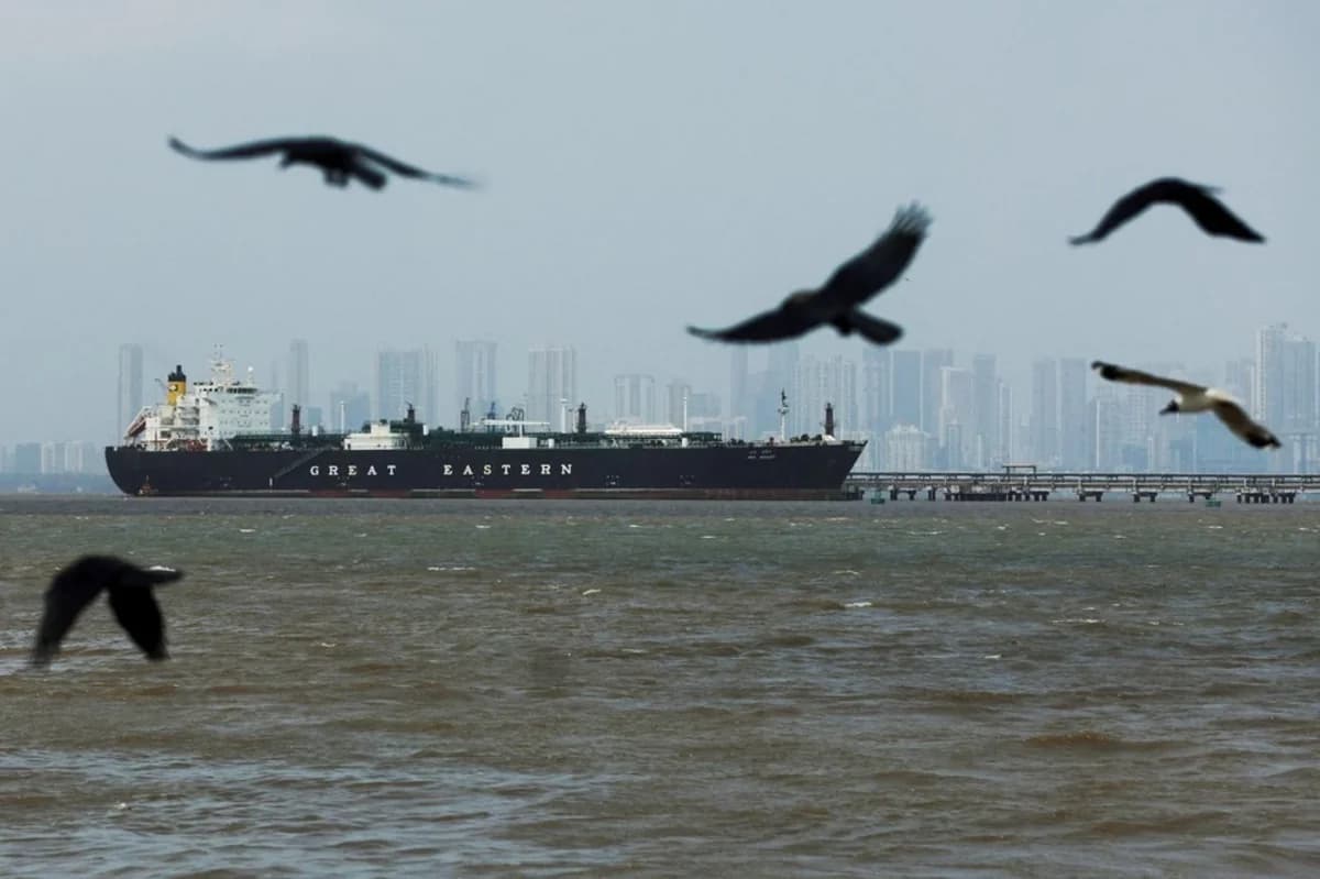 İrana məxsus onlarla tanker ABŞ-nin blokadasını yararaq Hörmüzdən keçib