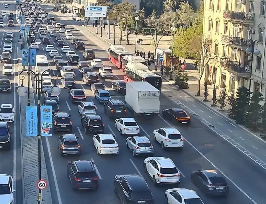Paytaxtın hansı küçələrində sıxlıq müşahidə edilir? - FOTO - 22.04.2026
