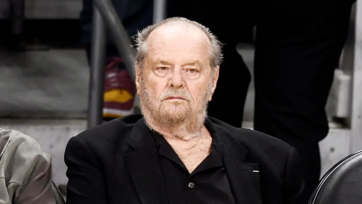 Yaddaşını itirən və çoxdandır görünməyən Cek Nikolson ictimaiyyət qarşısına çıxdı - VİDEO