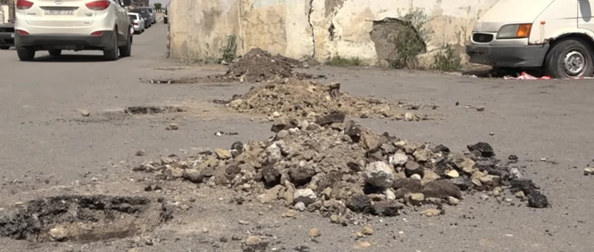 Xətai sakinləri ayağa qalxdılar: Məktəbin yolu zəbt olunur? - VİDEO