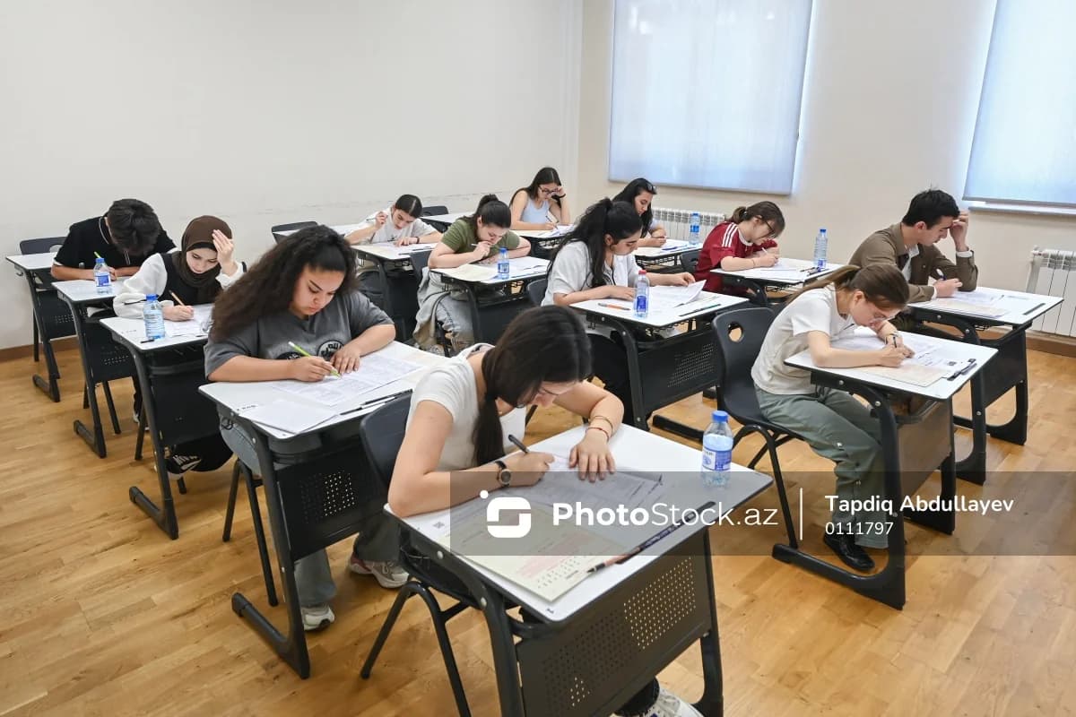 Buraxılış imtahanında 9 nəfər maksimal nəticə göstərdi - ADLAR - FOTO