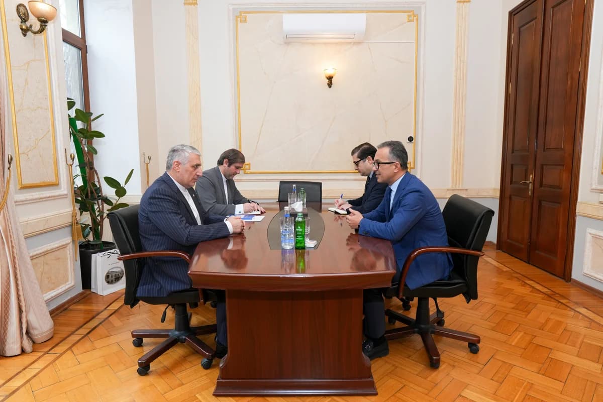 Dövlət Komitəsinin sədri İran səfiri ilə görüşüb