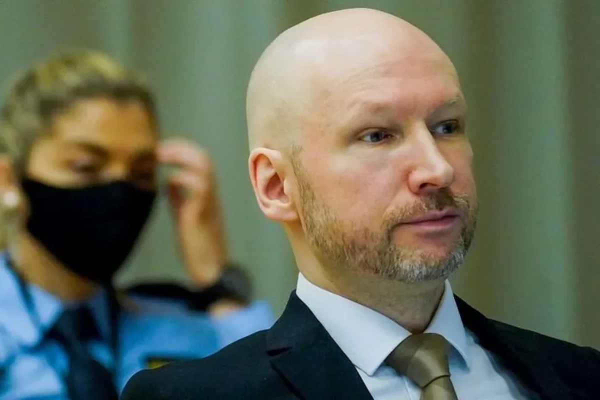 Anders Breyvik vaxtından əvvəl azadlığa buraxılması üçün müraciət edib