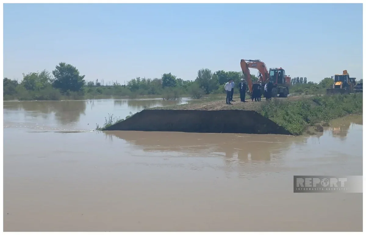 Ağcabədidə Kür çayında yarılan bənd tam bərpa edildi