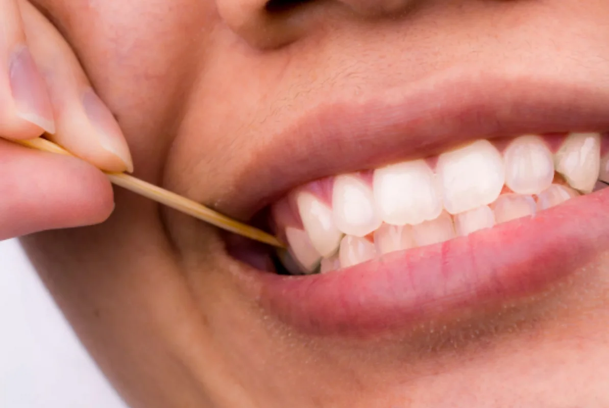 Dişləri şirniyyatlardan daha tez "öldürən" beş vərdiş: İlk baxışda zərərsiz görünən təhlükə