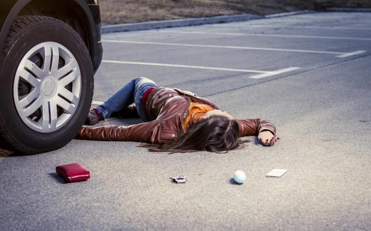 Yasamalda QƏZA: Avtomobil ana və qızını vurdu - VİDEO