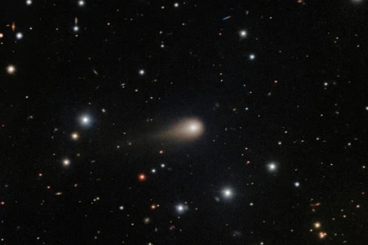 Ən parlaq C/2025 R3 kometası Günəş sistemini həmişəlik tərk edir