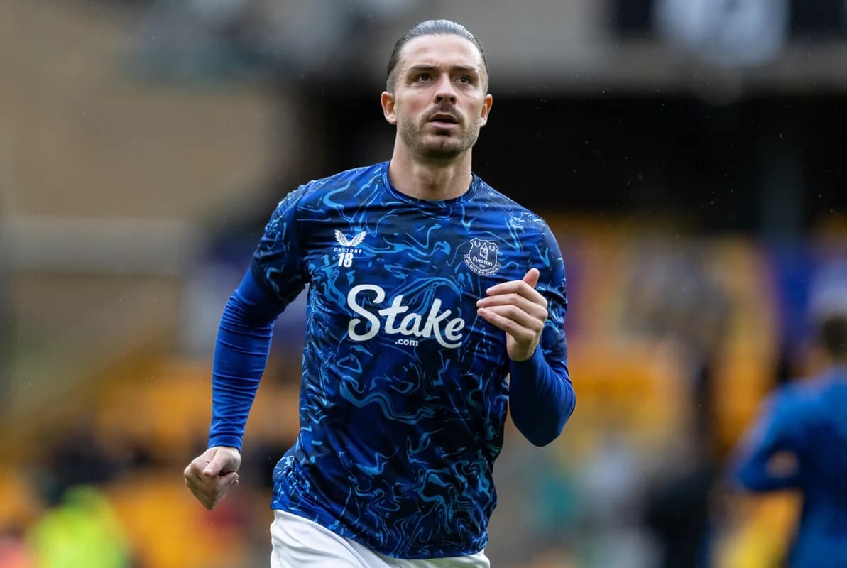 İngiltərə millisinin futbolçusu Cek Qriliş barda sərxoş halda yuxuya gedib - VİDEO