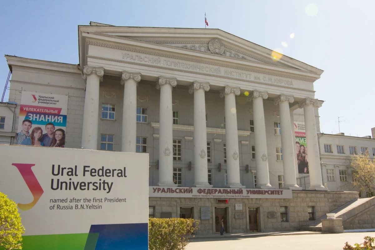 Rusiyada azərbaycanlı tələbəni sosial şəbəkədə təhqir edən müəllimə işdən çıxdı