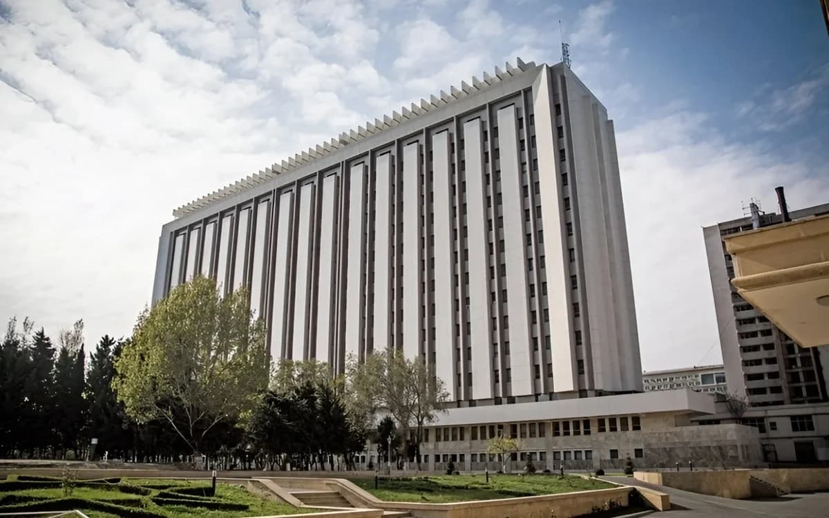 Azərbaycan Memarlıq və İnşaat Universitetində yanğın: Tələbələr təxliyə edildilər