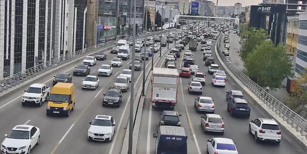Paytaxtın hansı küçələrində sıxlıq müşahidə olunur? - FOTO - 28.04.2026